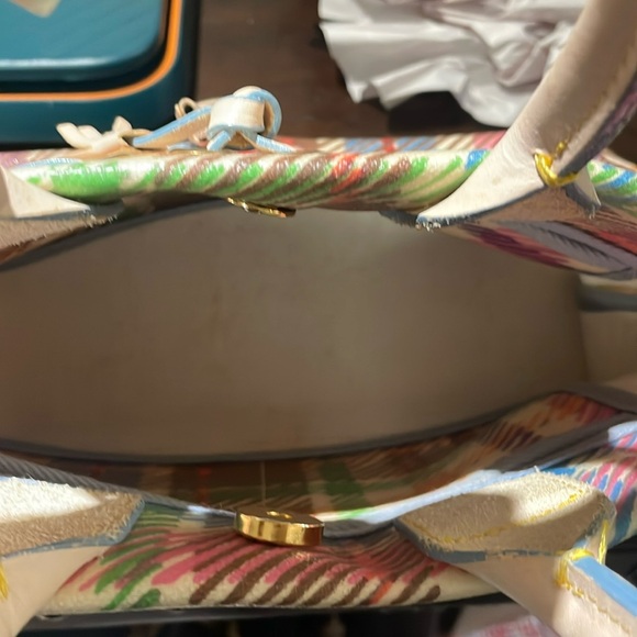 Authentic Dooney & Bourke 13 x 7 x 11 excellent preloved condition 💕 - Picture 7 of 11